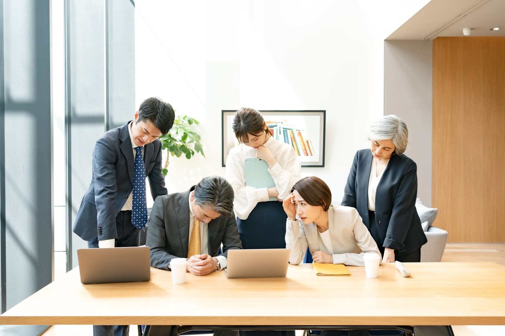 ベンダーロックインとは?企業が問題に陥る原因と脱却方法まで解説